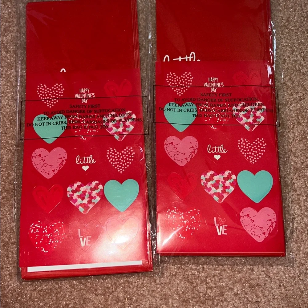 NWT 20pc little love paper treat sacks (4x2.4x 10in)